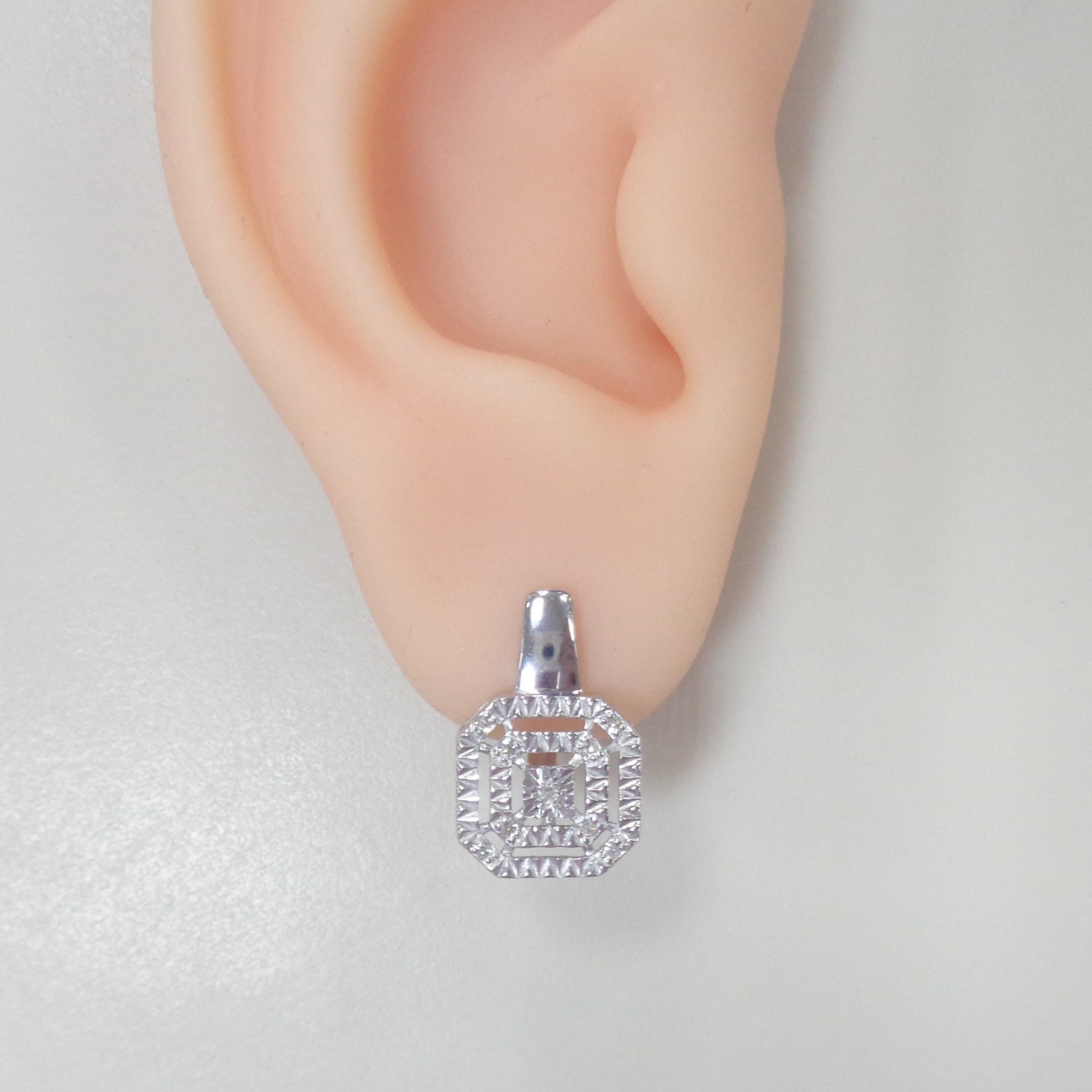 Серебряные серьги с бриллиантами